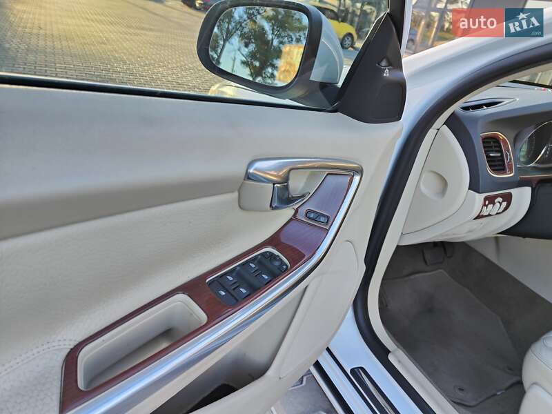 Седан Volvo S60 2013 в Киеве фото 16 Седан Volvo S60 2013 в Киеве