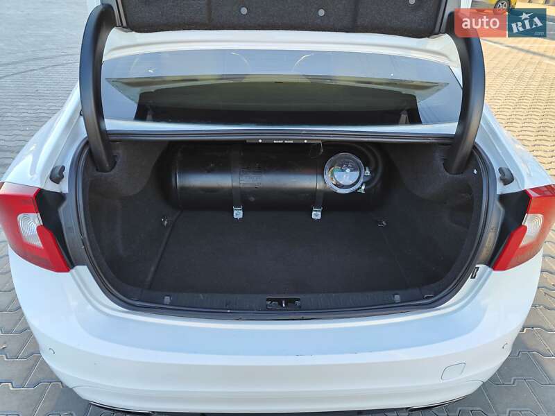Седан Volvo S60 2013 в Киеве фото 24 Седан Volvo S60 2013 в Киеве