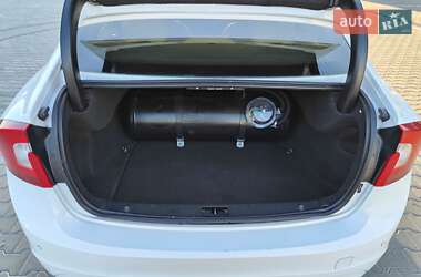 Седан Volvo S60 2013 в 