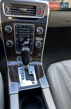 Седан Volvo S60 2010 в 