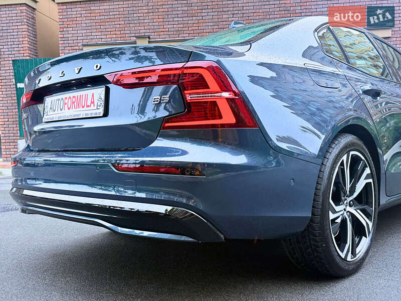 Седан Volvo S60 2024 в Киеве