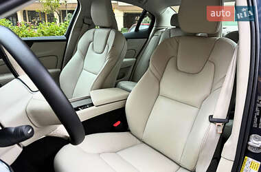 Седан Volvo S60 2024 в 