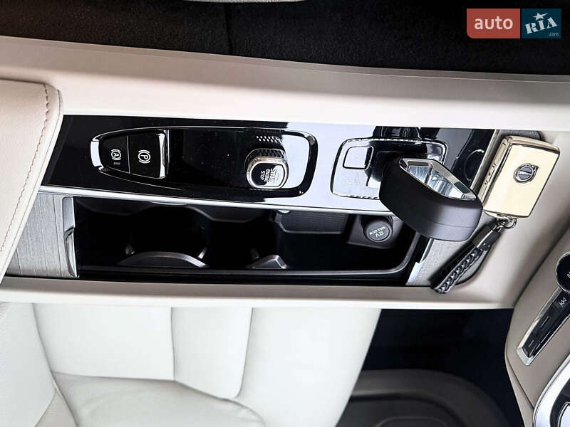 Седан Volvo S60 2024 в Киеве