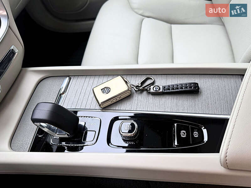 Седан Volvo S60 2024 в Киеве