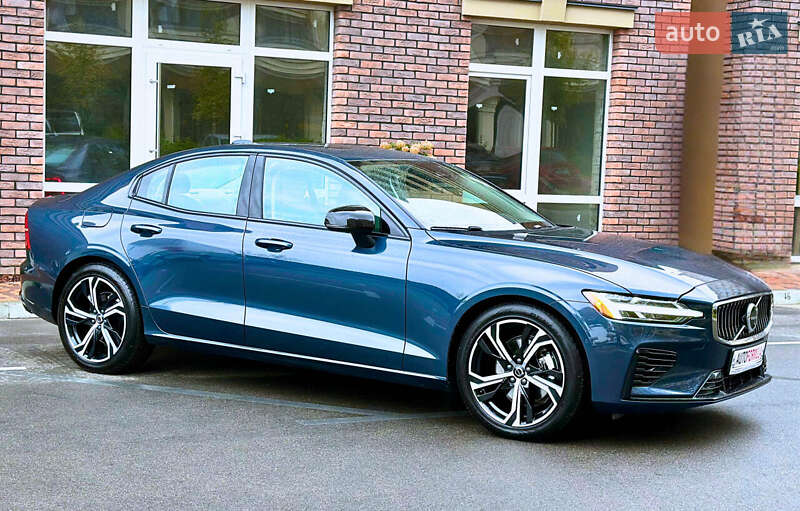 Седан Volvo S60 2024 в Киеве