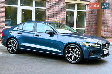 Седан Volvo S60 2024 в 