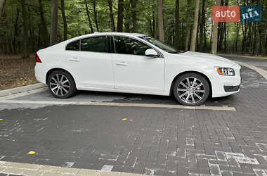 Седан Volvo S60 2017 в 