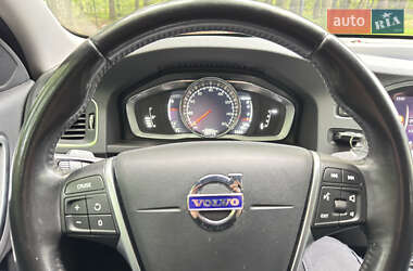 Седан Volvo S60 2017 в 