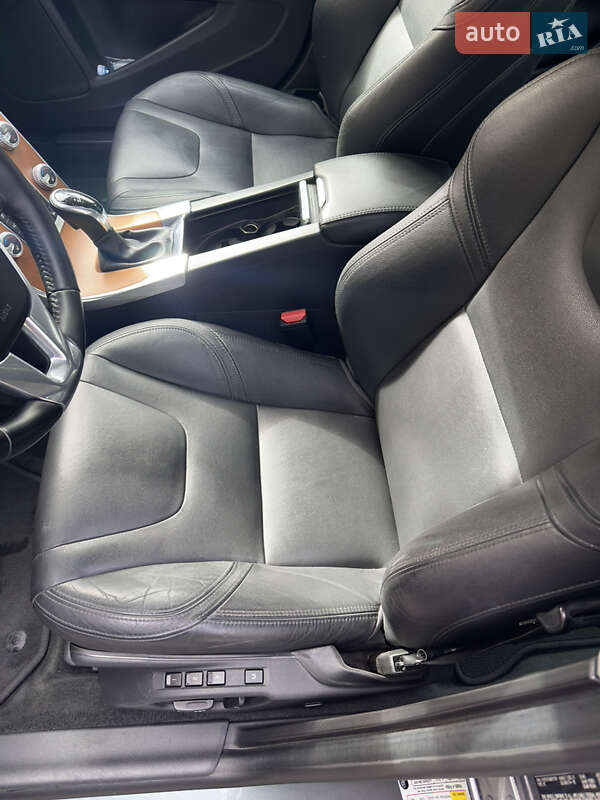 Седан Volvo S60 2016 в Харькове