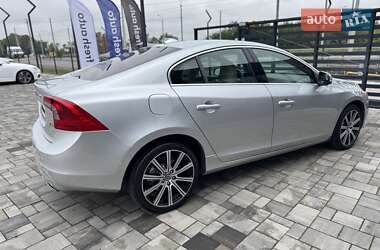 Седан Volvo S60 2014 в 
