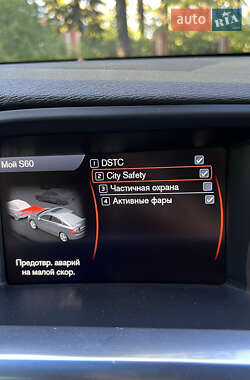 Седан Volvo S60 2012 в 