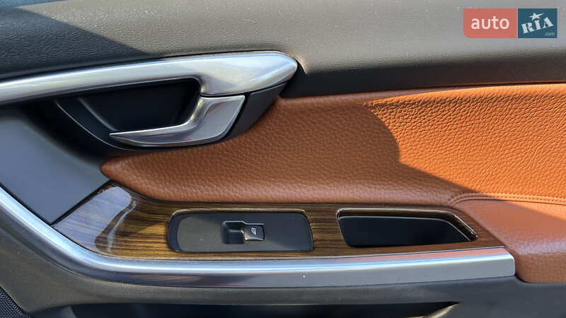 Седан Volvo S60 2012 в Кривому Розі