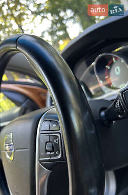 Седан Volvo S60 2012 в 