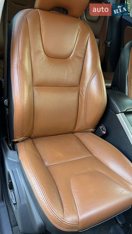 Седан Volvo S60 2012 в Кривому Розі