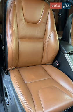 Седан Volvo S60 2012 в 