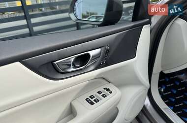 Седан Volvo S60 2019 в 