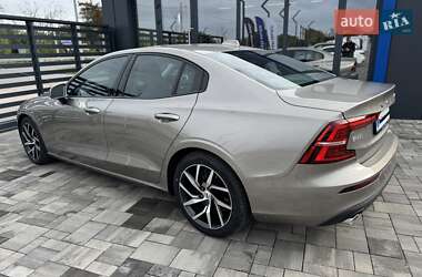 Седан Volvo S60 2019 в 