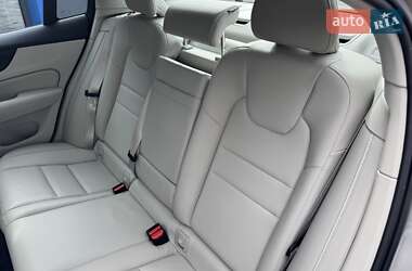 Седан Volvo S60 2019 в 