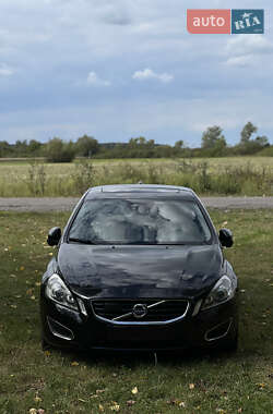 Седан Volvo S60 2011 в Ужгороде