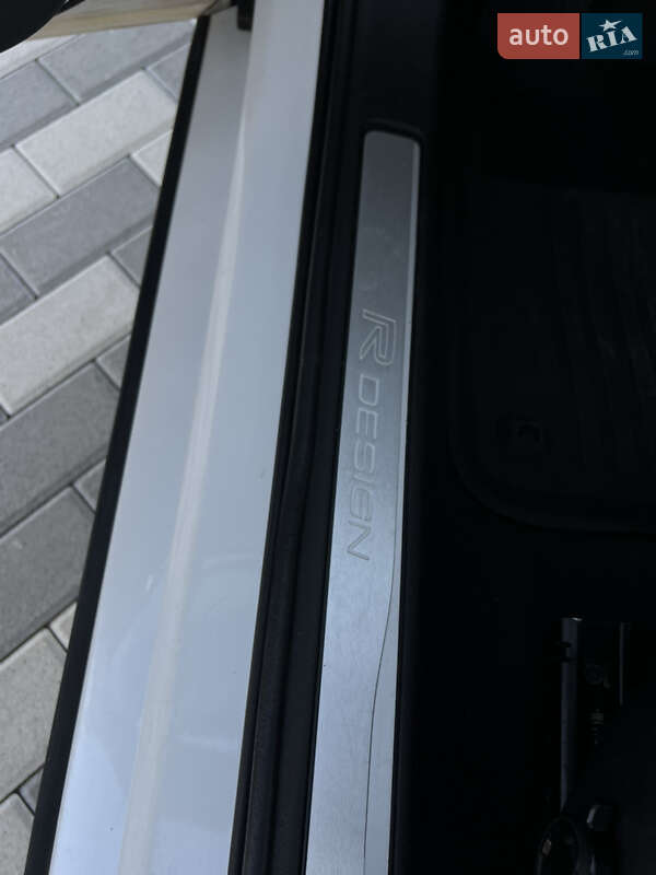 Седан Volvo S60 2019 в Львові