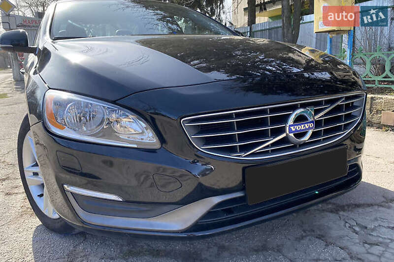 Седан Volvo S60 2015 в Киеве