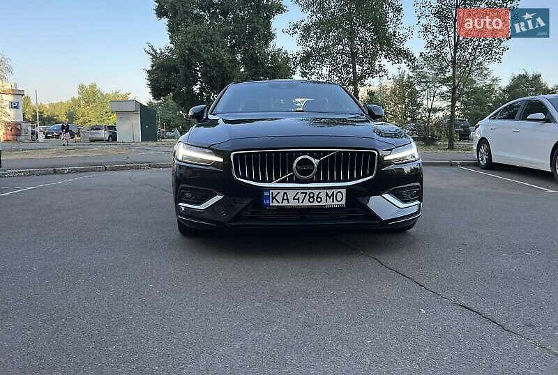 Седан Volvo S60 2019 в Києві