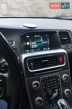Седан Volvo S60 2015 в Луцке
