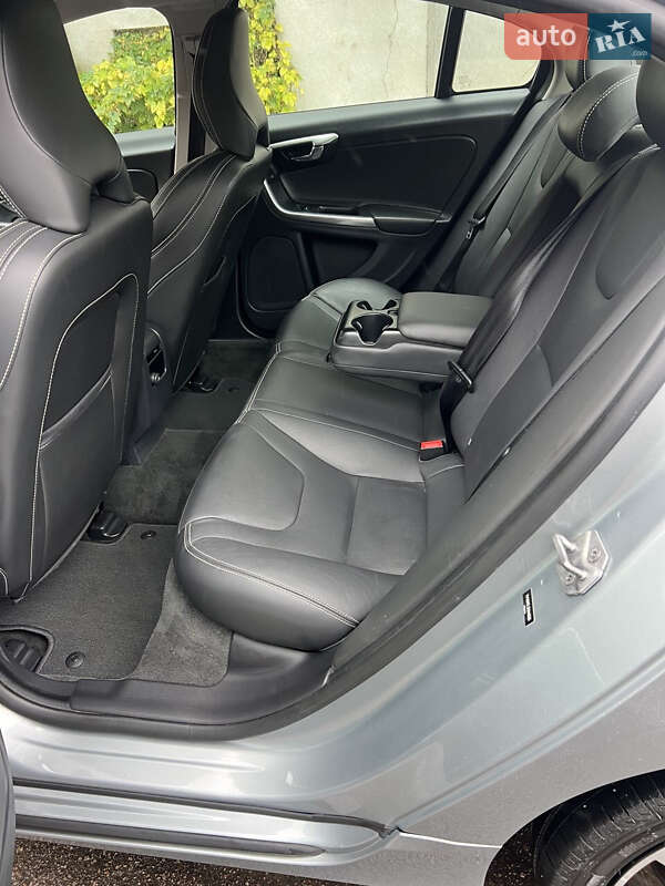 Седан Volvo S60 2017 в Рівному