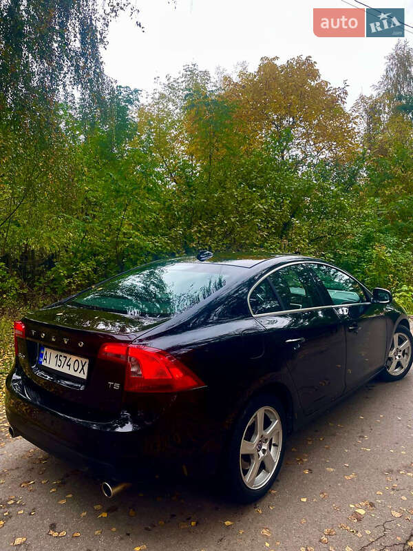 Седан Volvo S60 2012 в Чернигове