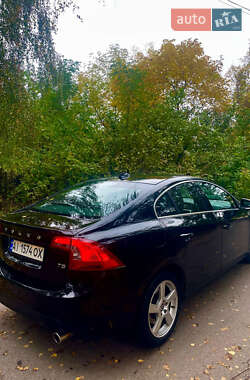 Седан Volvo S60 2012 в  фото 4 Седан Volvo S60 2012 в