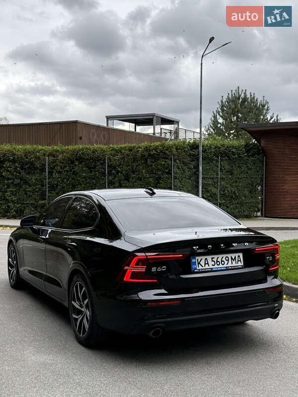 Седан Volvo S60 2020 в Киеве