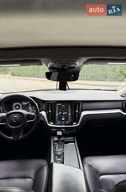 Седан Volvo S60 2020 в 