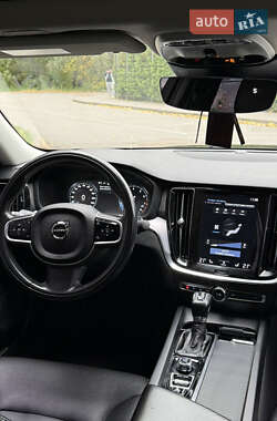 Седан Volvo S60 2020 в 