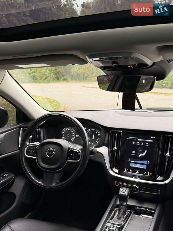 Седан Volvo S60 2020 в Киеве