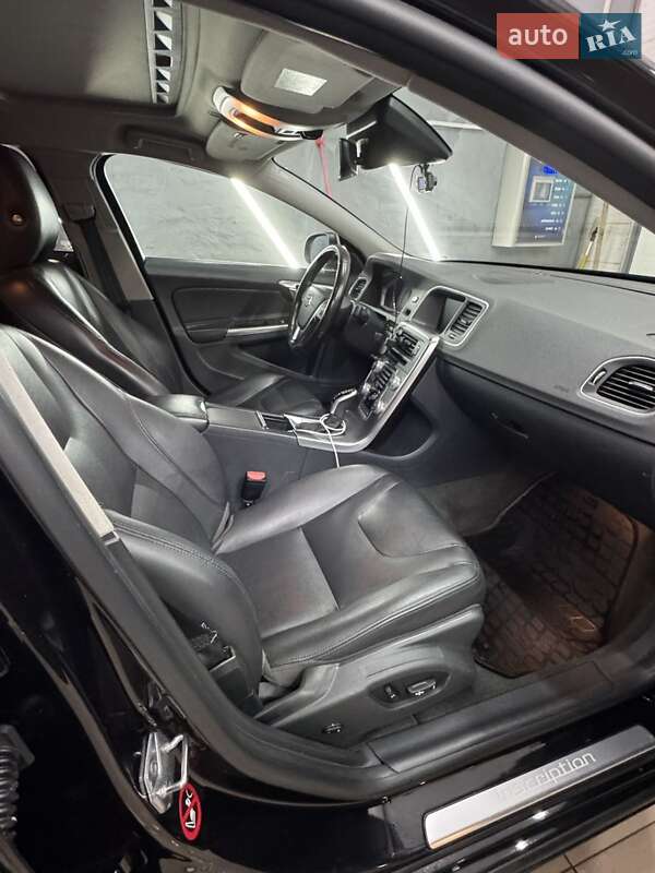 Седан Volvo S60 2017 в Киеве