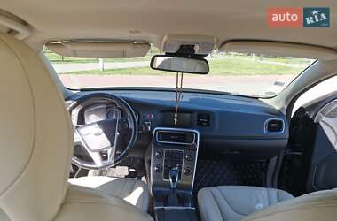Седан Volvo S60 2013 в 