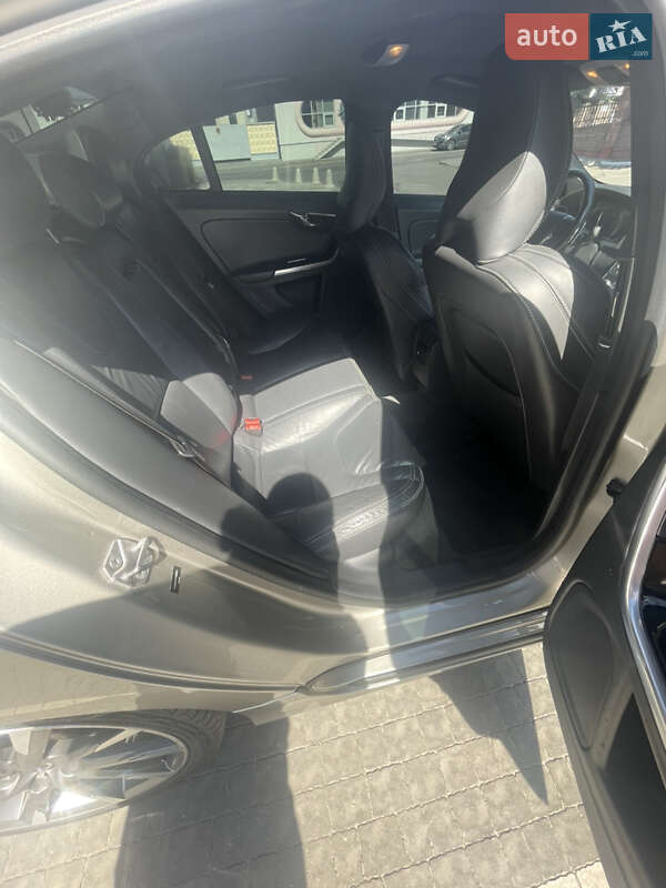 Седан Volvo S60 2014 в Здолбуніві