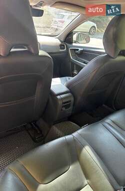 Седан Volvo S60 2015 в 