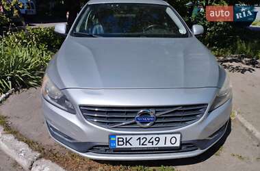 Седан Volvo S60 2015 в 