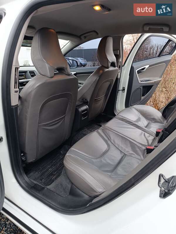 Седан Volvo S60 2012 в Одессе