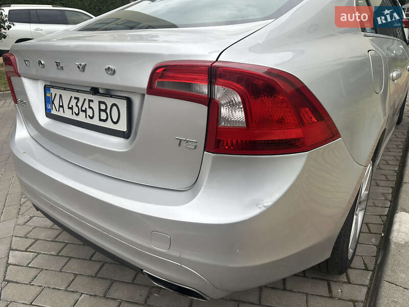 Седан Volvo S60 2013 в Киеве