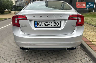 Седан Volvo S60 2013 в 