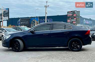 Седан Volvo S60 2012 в 