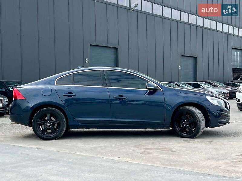 Седан Volvo S60 2012 в Львове
