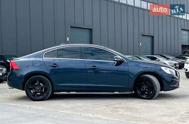 Седан Volvo S60 2012 в 