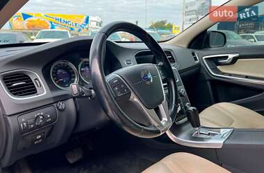 Седан Volvo S60 2012 в 