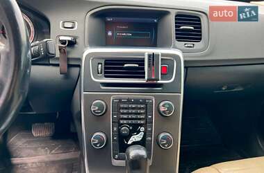 Седан Volvo S60 2012 в 