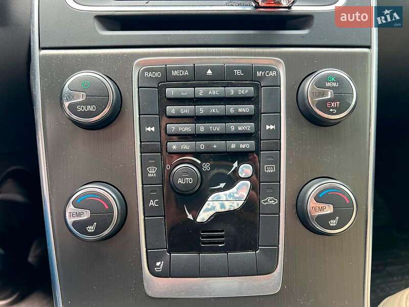 Седан Volvo S60 2012 в Львове