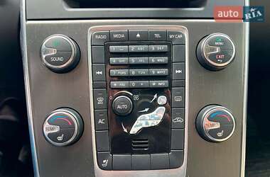 Седан Volvo S60 2012 в 