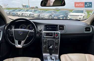 Седан Volvo S60 2012 в 